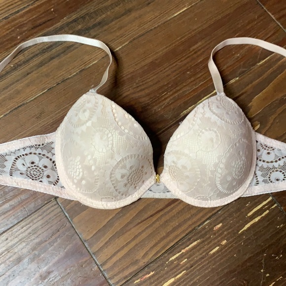 Adrienne Vittadini Other - Adrienne Vittadini lace bra 34B